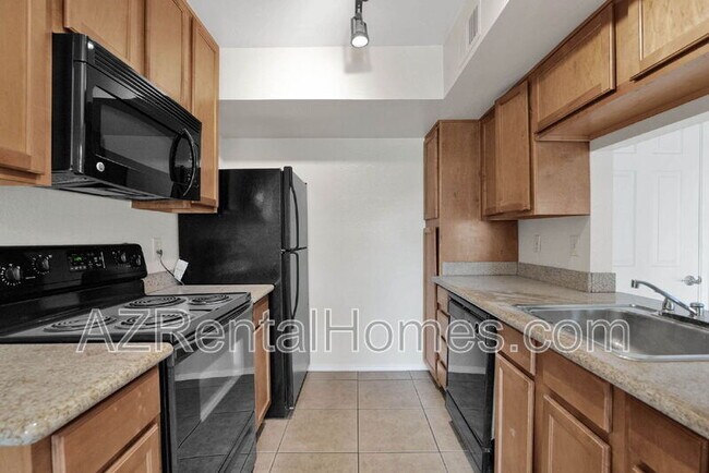 3600 Hayden Rd Unidad 2402