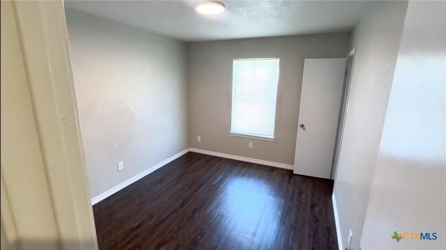 Building Photo - 205 Erby Ave Unit D
