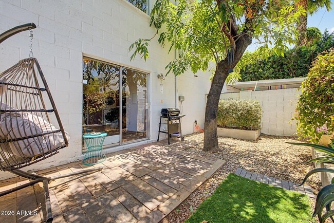Photo - 385 W Pierson St