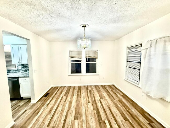 Photo - 1715 Thomas Ave