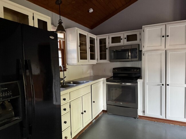 Photo - 74 Live Oak St