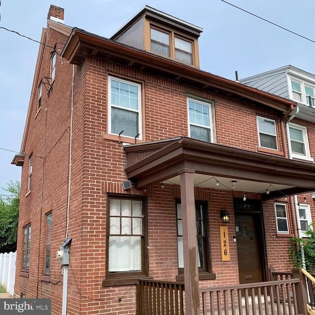 Building Photo - 126 N Reservoir St Rental