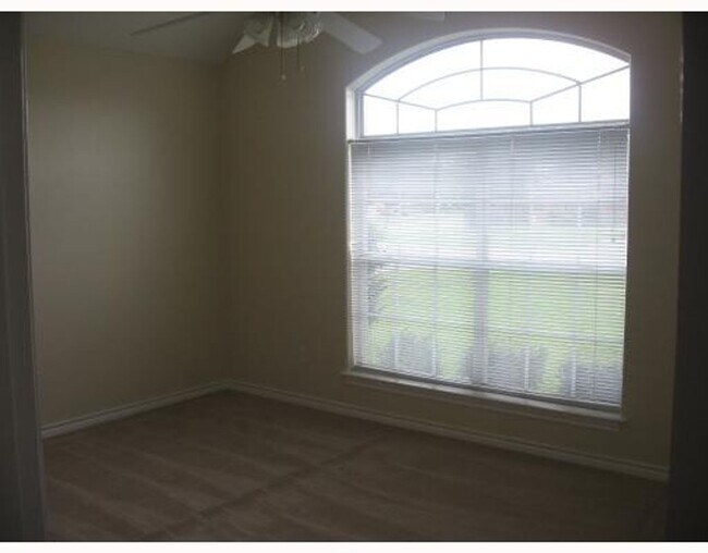 Photo - COZY BRICK HOME IN CONVENIENT LOCATION, NEAR SCHOOLS!