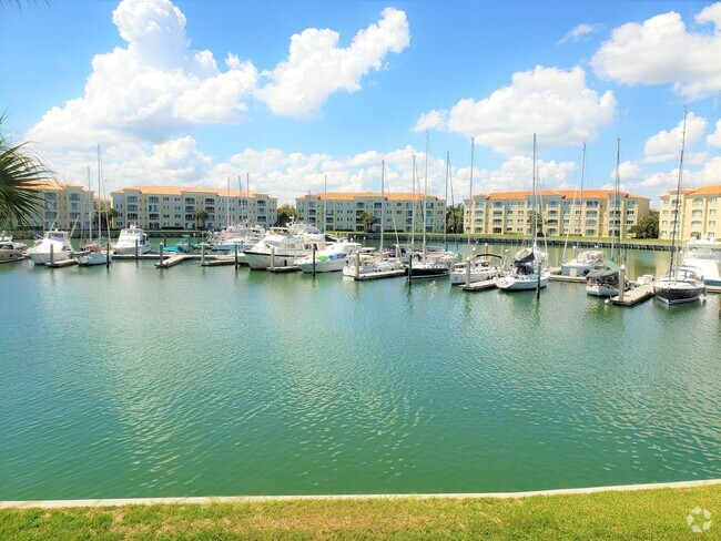 Building Photo - 10 Harbour Isle Dr E Unit 204 Rental