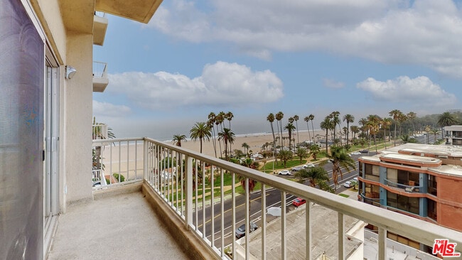 Building Photo - 101 California Ave Unit 703