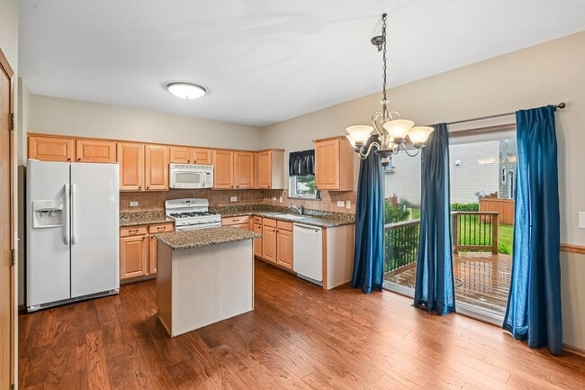 Photo - 971 Lakestone Ln