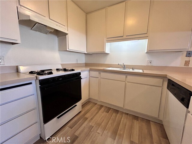 Photo - 25930 Narbonne Ave