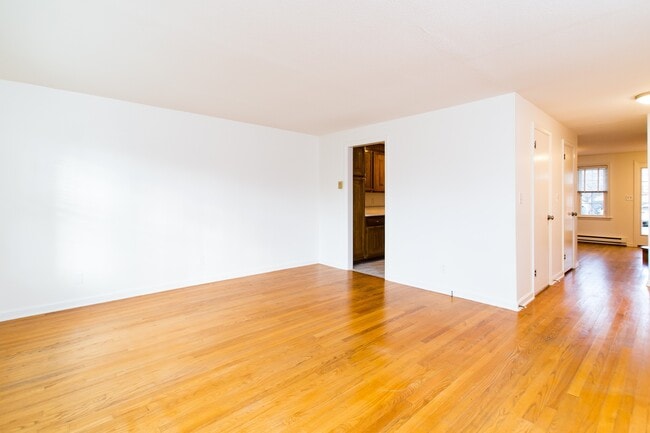 Suffield West Apartments