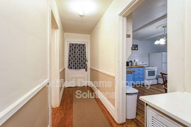 Photo - 400 S Spring St Unit #D