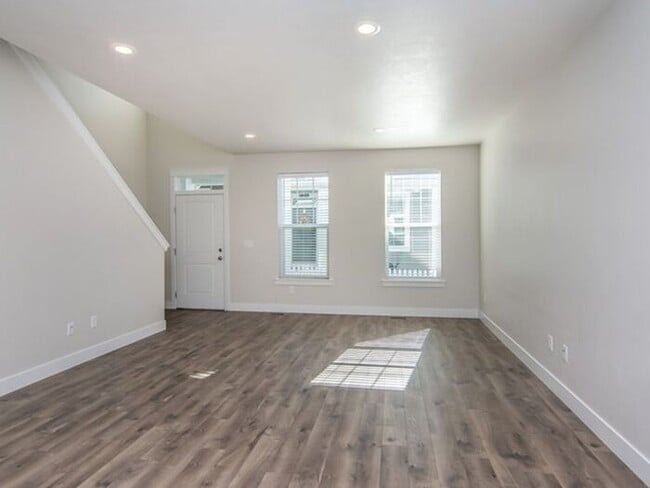 Photo - North Salt Lake 3 bed, 2.5 bath, Garage