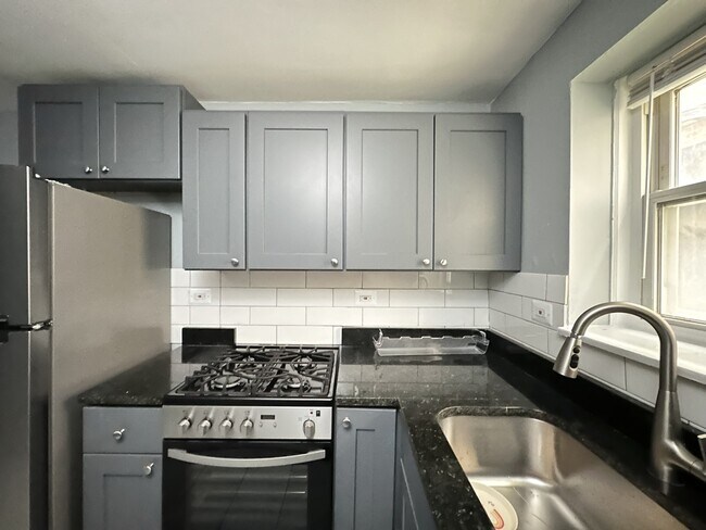 Photo - 6725 N California Ave Unit SG