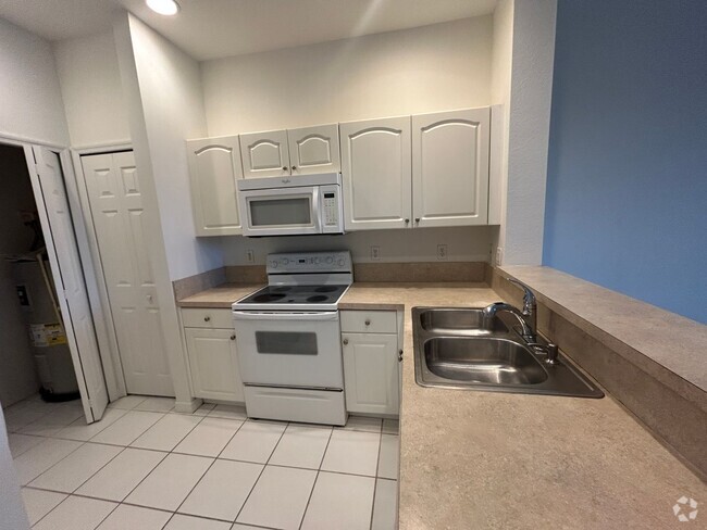 Building Photo - 4255 Liron Ave Unit 202 Rental
