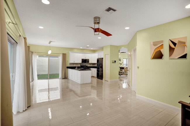 Photo - 7214 Panache Way