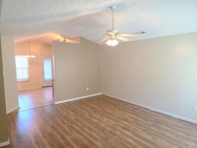 Photo - 209 Lucille Dr