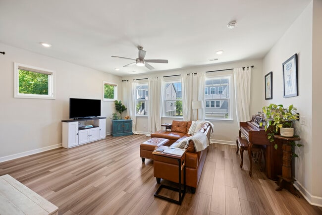 Photo - 210 Winding River Dr