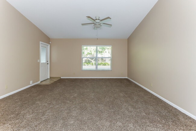 Photo - 5141 Willow Pond Rd W