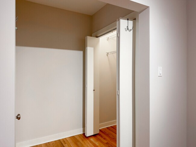 Photo - 2410 N Kedzie Blvd Unit J01W
