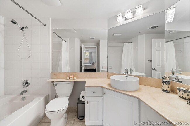 11790 St Andrews Place Unidad 203