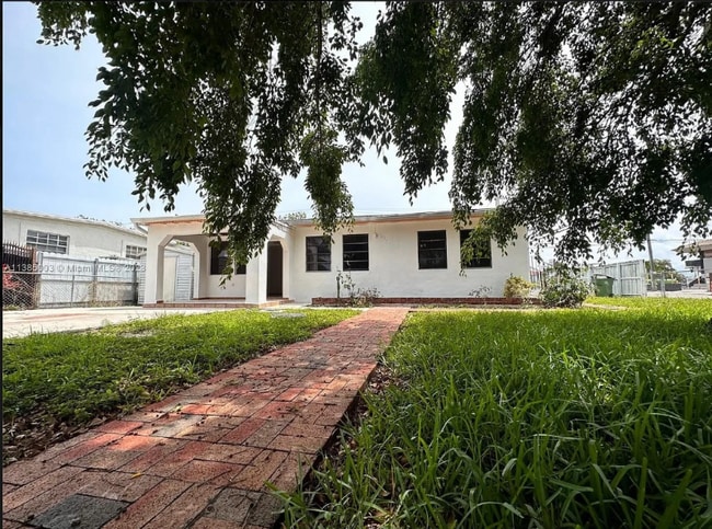 Building Photo - 602 E 50th St Rental