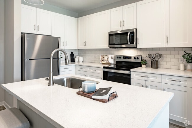 2HAB, 2BA - B1 - Mason Veranda