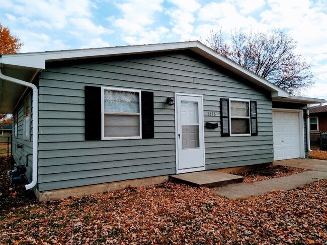 Building Photo - 3326 SW Kiowa St