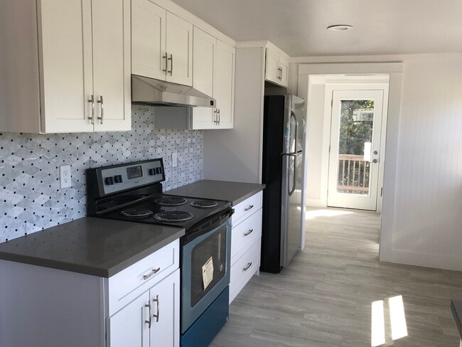 Photo - 456 Linden Ave