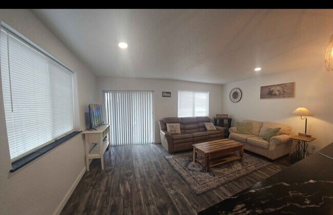 Photo - 283 NE West Ave