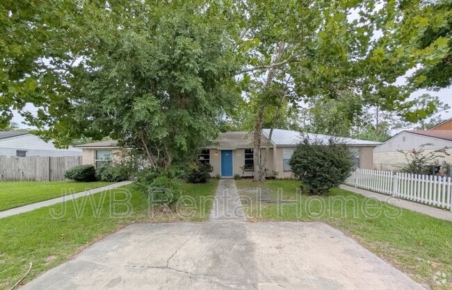 Building Photo - 2630B Gifford Ave Rental