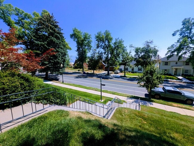 Photo - 527 E 11th Ave