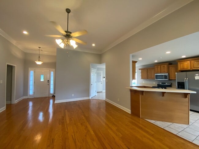 Photo - 205 Drayton Ct