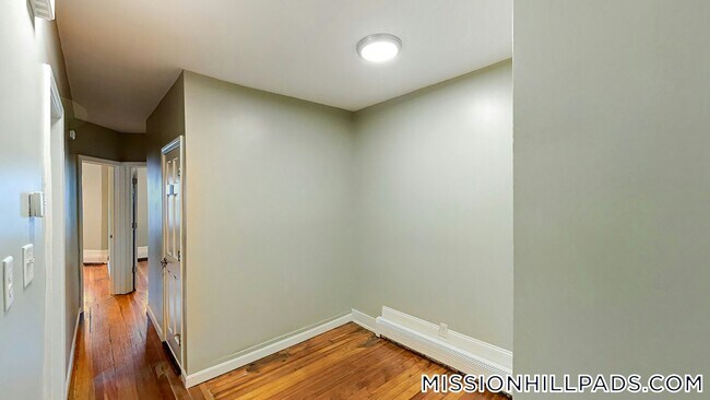 4A Weld Ave Unit 1