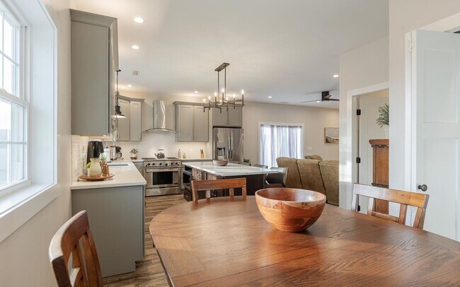 60 Dearborn Cir