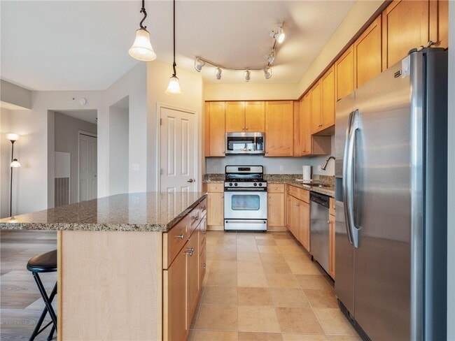 Building Photo - 500 E Grant St Unit 806