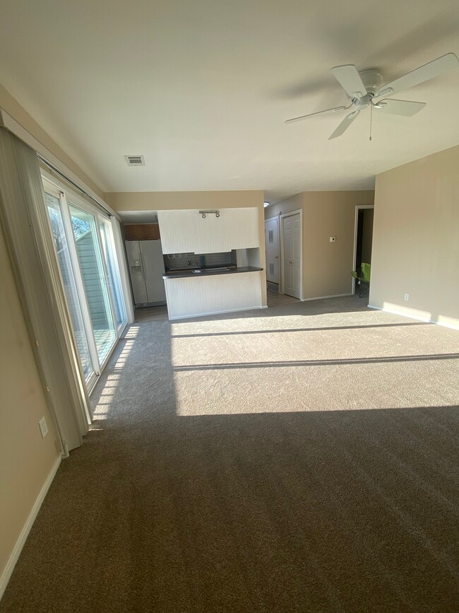 Building Photo - 105 E Ticonderoga Dr Unit L