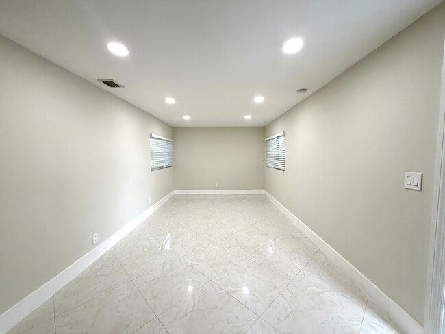 Photo - 9615 NW 3rd Ave