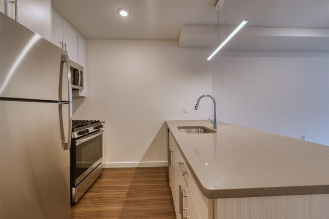 Photo - 957 Broadway Unit 501