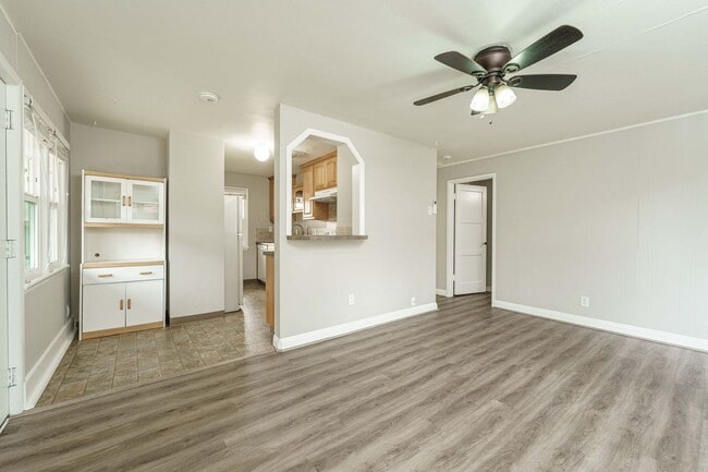 Photo - Krug 1201-1203 Unit 1201