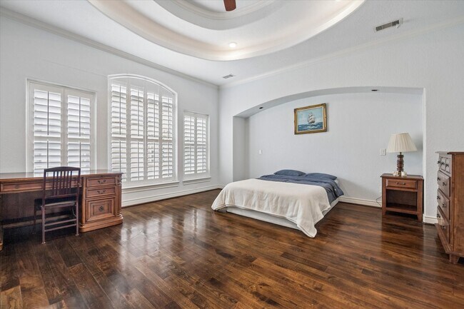 Photo - 2128 Harold St