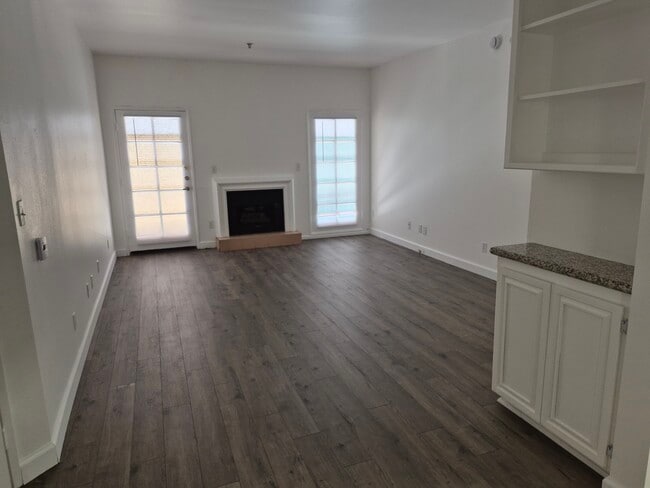 Photo - Dicken's Court Apartments