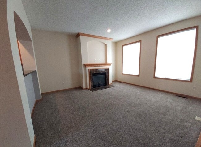 Photo - Great 3 Bedroom Townhome in Dancing Waters of Woodbury