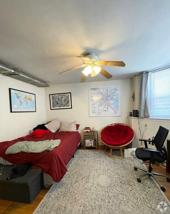 Building Photo - 9 Barrows St Unit B Rental
