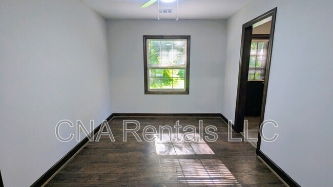 Photo - 104 E Acres Dr SE