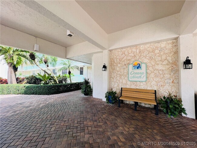 9940 S Ocean Dr Unidad 703