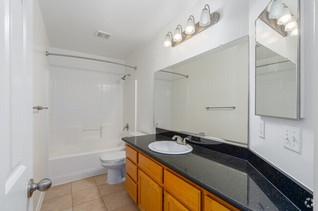 3BR, 2BA - 1,400SF - Second Bathroom