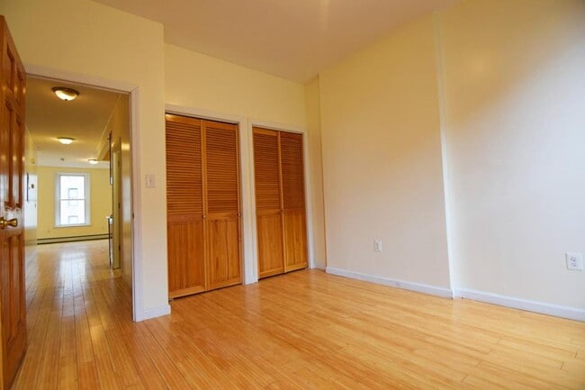 Photo - 1437 Pacific St