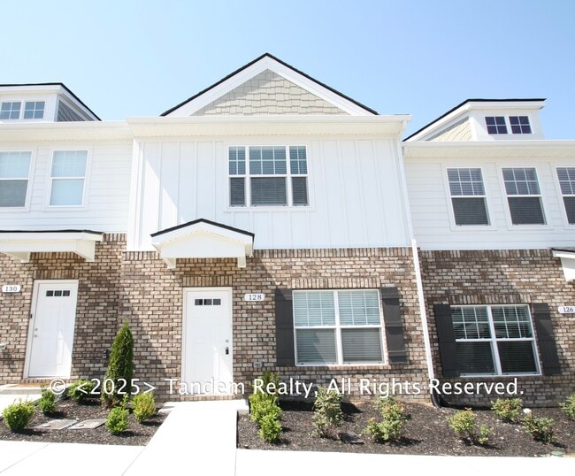 Photo - 128 Dry Creek Commons Dr House