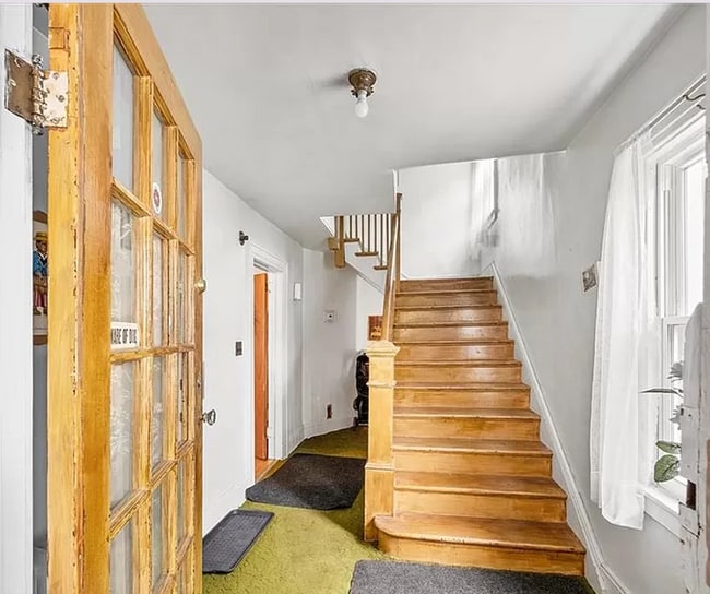 Main Entrance Hallway - 23 Orchard St Unit Apartment 1