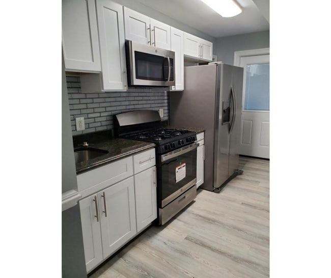 Photo - 3247 Magnolia Ave Unit G Available W/PRIV BATH $950