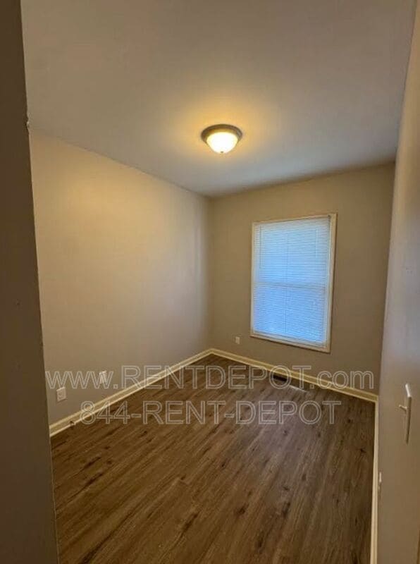 Photo - 1332 E Illinois St