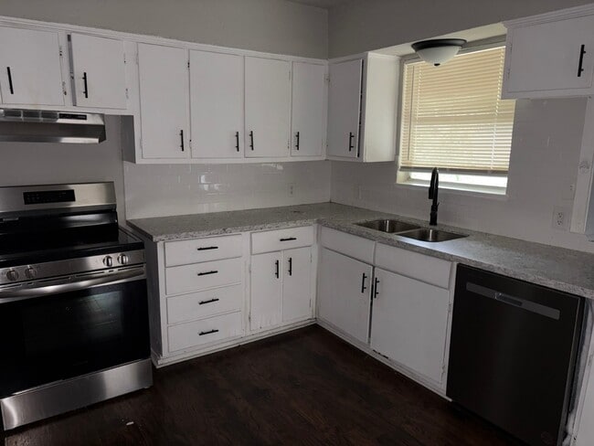 Photo - 6122 Glenhurst Dr